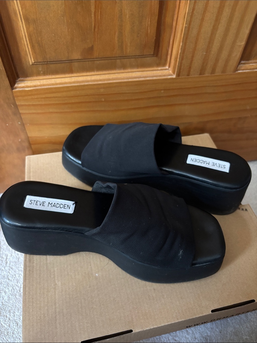 Steve Madden Black Platform Slide Mules - Picture 5 of 5